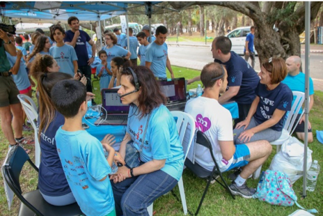 The EyeControl being demonstrated 